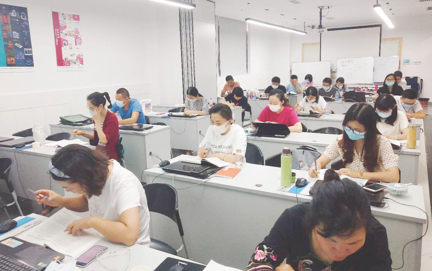 广东省中鹏职业培训学校有限公司
